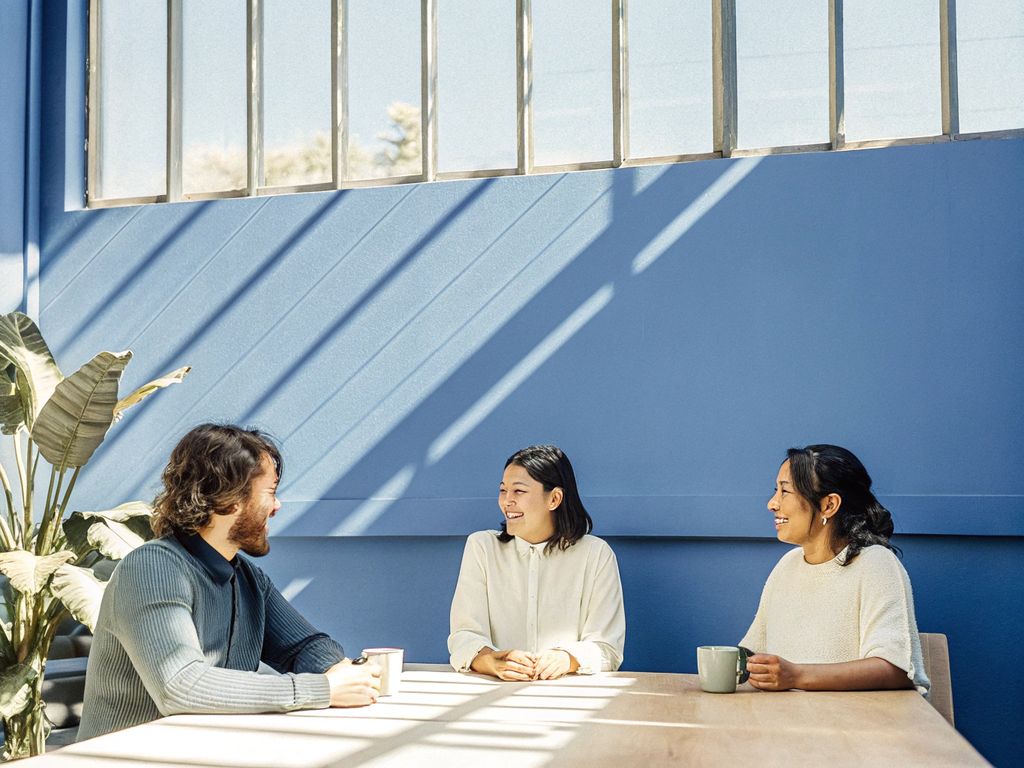 leader exuding calm in meeting