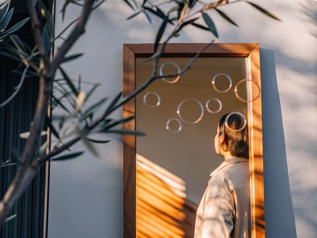 overlapping thought bubbles in silhouette