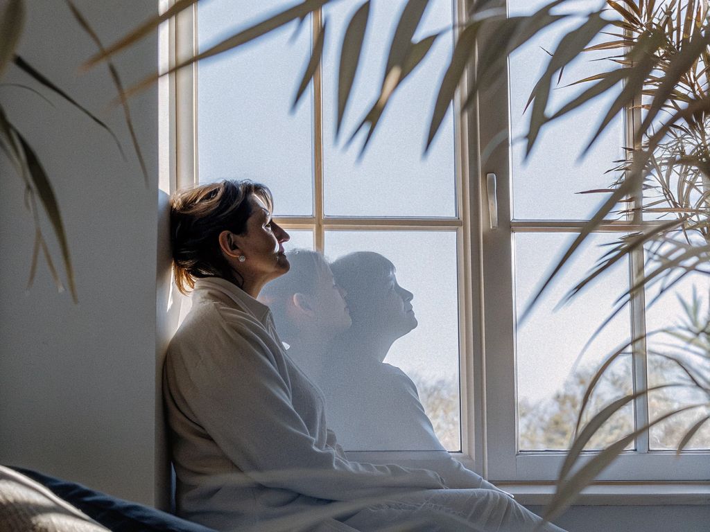 illustration of person reflecting on patterns