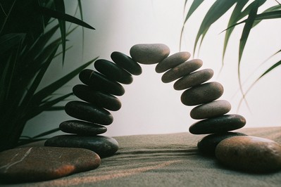 abstract gauge shifting from high to low stress